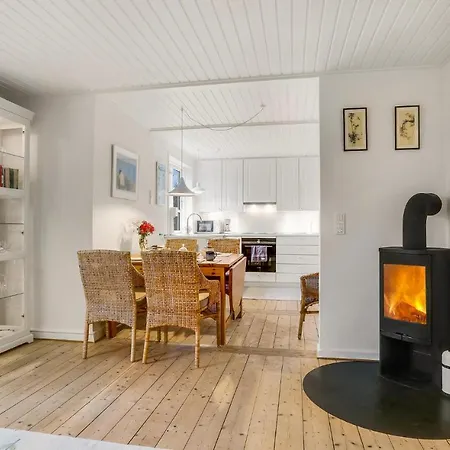 Dejlig Bolig I Med Køkken Feriehus